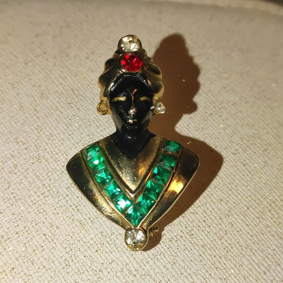 Jolle Rhinestone Genie Brooch 1940s Small Vintage Black Enamel Green Red Stones - Picture 9 of 12